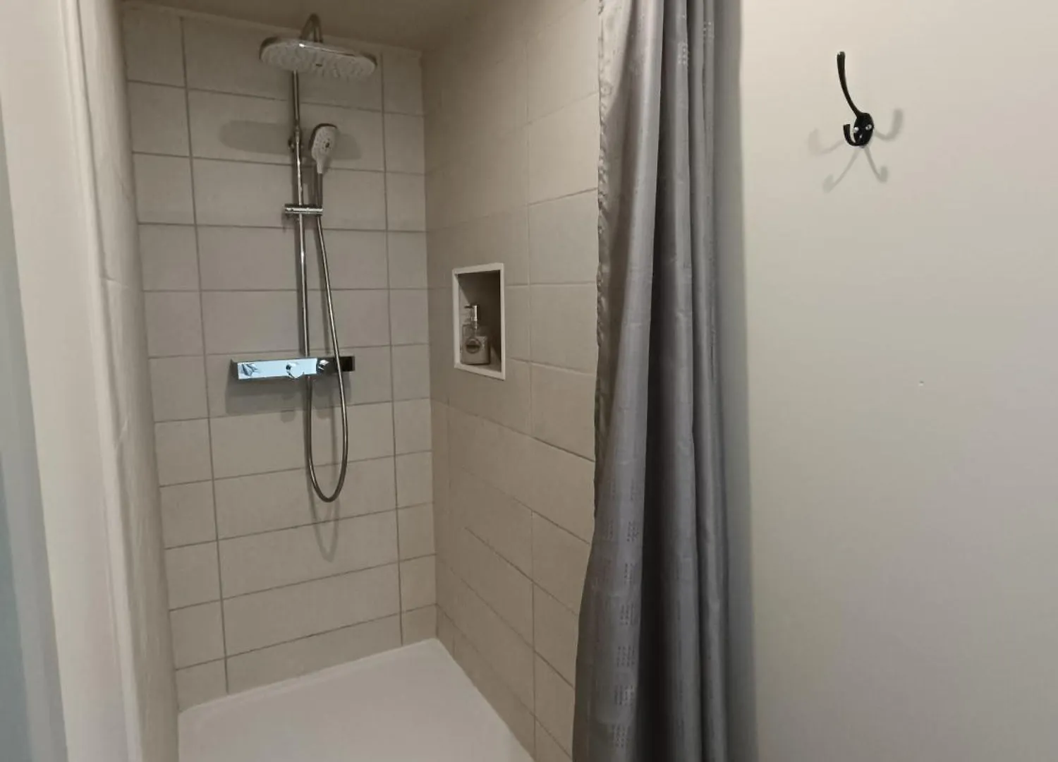 Bed & Breakfast Gite D'Etape Et De Groupe Du Clos Saint Roch Viviers